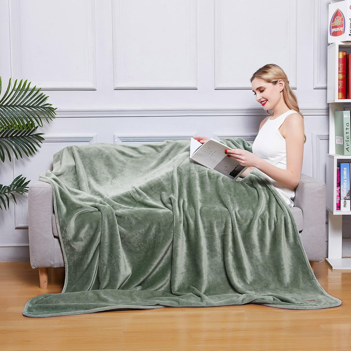 Surii Home Luxury Microfiber Flannel Blanket, Super Soft, Warm, Cozy, Fluffy, and Breathable, Perfect Throws for Bed, Couch, Sofa, for All Season Use. 350GSM Travel Size 50x60 Inches (Oliver Green)