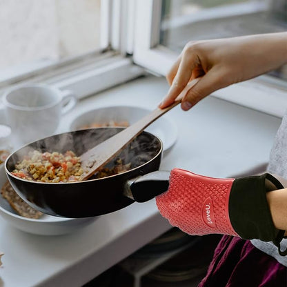 Kitchen Oven Gloves - Silicone Double-Layer Heat Resistant Oven Mitts/BBQ Gloves/Grill Gloves - Perfect for Baking and Grilling - 1 Pair (Small, Red Long)