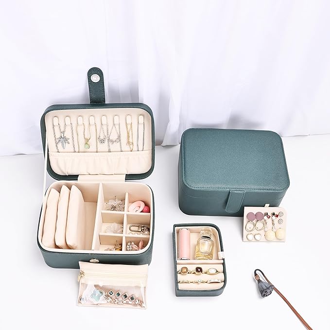 2 Layer Large Jewelry Travel Case with 4 Jewelry Pouches, PU Leather Portable Jewelry Storage Box, Medium Size Jewelry Organizer Box for Earrings, Necklaces, Bracelets (dark green)